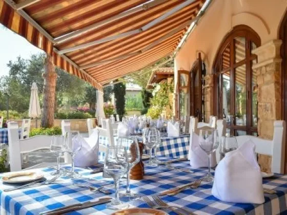 Pithari Tavern